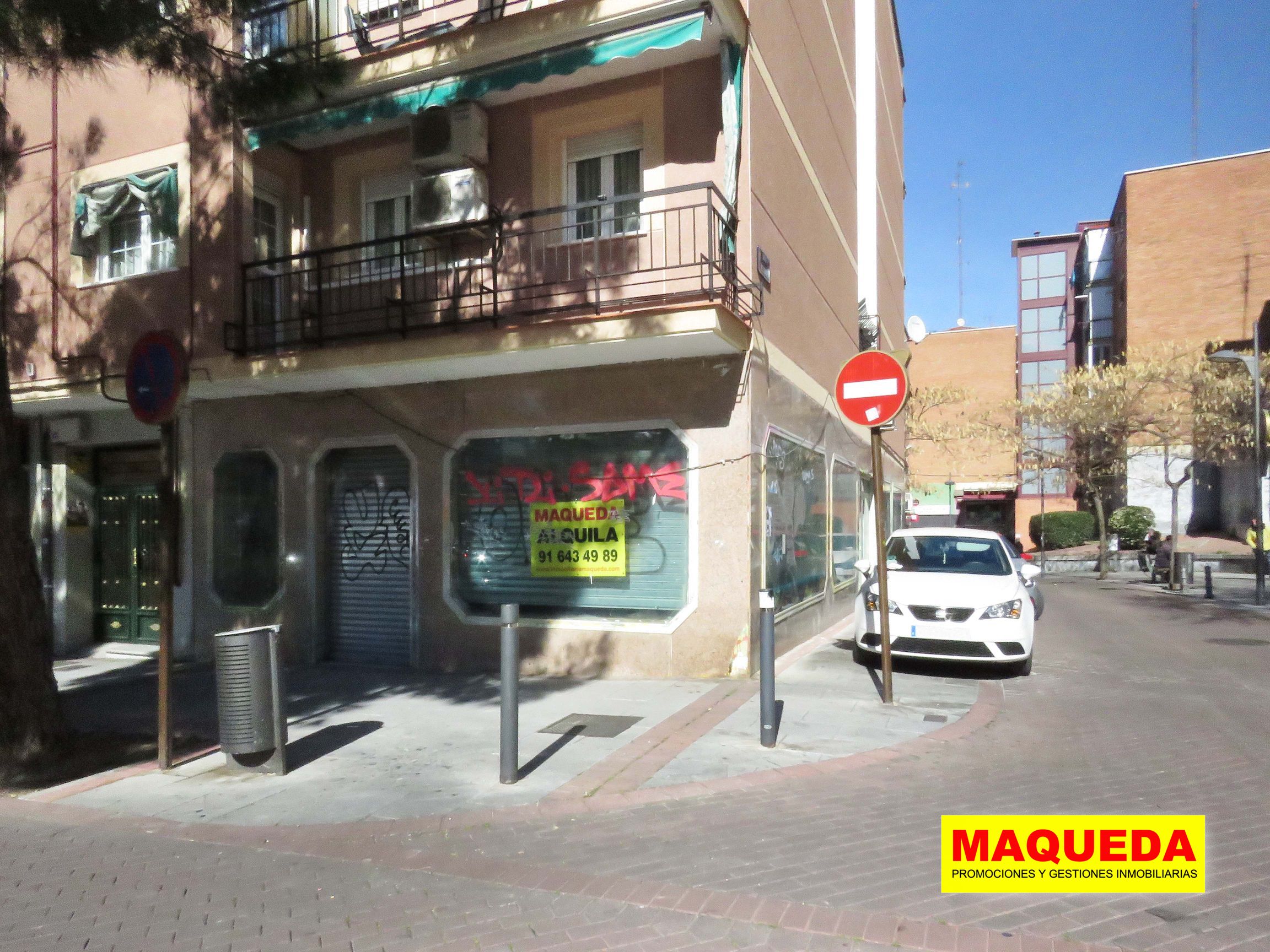 Fachada de esquina de local comercial en el centro de Alcorcón