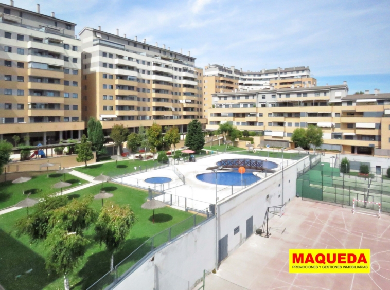 Interior de la Urbanización Fuente Hermosa Golf en Alcorcón