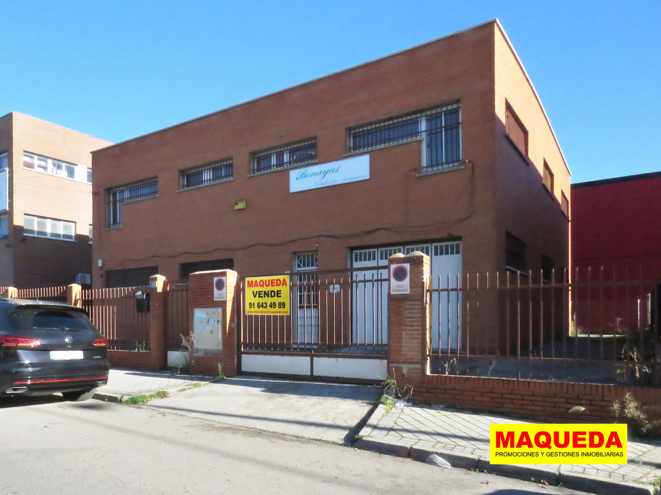 Fachada de la nave industrial en calle Electricidad de Leganés - Polígono San José de Valederas en Alcorcón