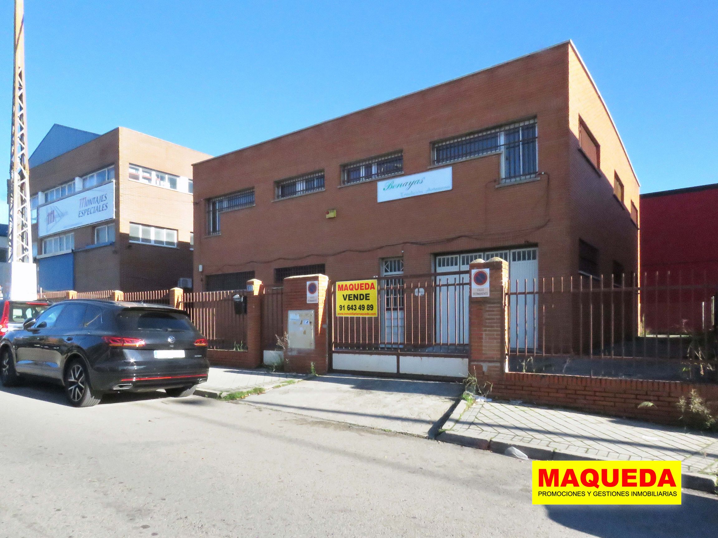 Fachada de la nave industrial en calle Electricidad de Leganés - Polígono San José de Valederas en Alcorcón