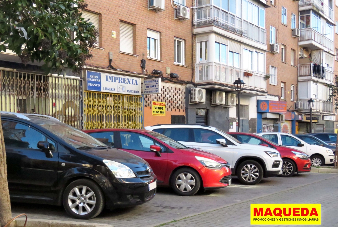 Vista alejada del local de la calle cañada de Alcorcón desde la calle Pozas